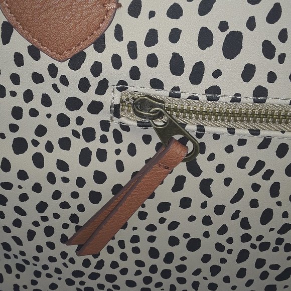 Universal Thread Leopard Print Weekender Zip Tote - Picture 6 of 7